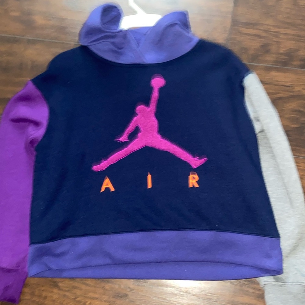 BIG KIDS (Girls) Cropped Hoodie Size 14 girls never worn (can negotiate)